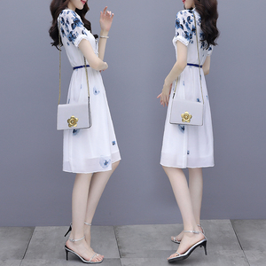 白色雪纺连衣裙女夏季2024新款法式收腰显瘦温柔气质印花仙女裙子