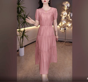 粉色天丝连衣裙2024夏季女人味减龄显瘦时尚洋气收腰气质大牌裙子