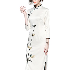 奈昕让您穿着漂亮个性化私人订制 60382传统中国风绣花旗袍朴素优