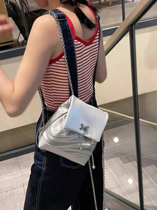 链条甜酷辣妹双肩包包女2024新款潮流韩版PU时尚高级感银色小背包
