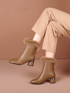 雪地靴羊皮毛一体2023新款冬季女鞋粗跟中跟短筒靴真皮防滑女靴子