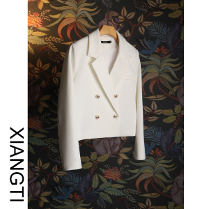XT西装外套女2024新款春秋小个子短款高级设计感小众垫肩白色休闲