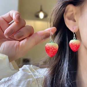 甜美可爱红色仿真草莓耳环高级感气质水果耳钉耳饰日系百搭耳夹款
