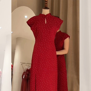 红色新中式国风旗袍连衣裙女夏季小众设计高级感气质收腰波点裙子