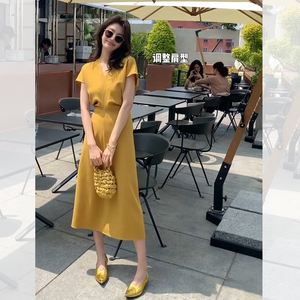 黄色v领雪纺海边度假连衣裙2024新款女装高级感气质修身裙子夏季