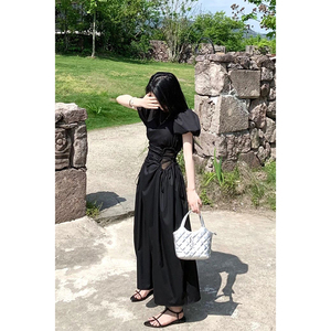 法式赫本风黑色连衣裙女夏季新款时尚气质系带镂空露腰显瘦中长裙