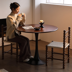 中古风圆形实木餐桌椅阳台日式休闲茶几家用郁金香胡桃色咖啡桌子