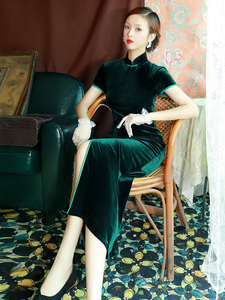 绿色丝绒旗袍2022年新款性感高开叉长款显瘦复古老上海国风连衣裙