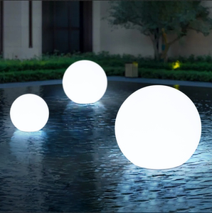 LED水上漂浮发光球户外庭院景观装饰球形别墅水池充电防水圆球灯