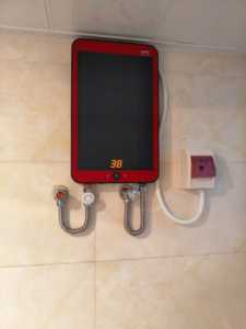 奥利尔即热式电热水器882A家用智能恒温小型速直过热卫生间洗澡机