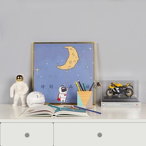 现代儿童房桌面书柜装饰品摆件组合太空人汽车主题画笔筒书样板房
