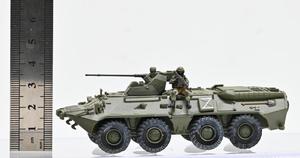 三荣 72303 1/72 BTR80A 含1人 成品模型