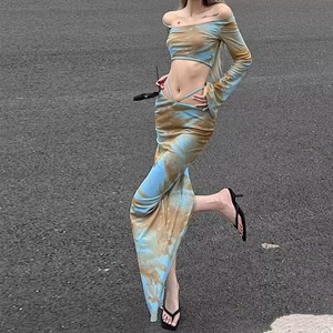 泰国普吉岛三亚旅游度假高级感纯欲辣妹时尚两件套装漏腰沙滩裙酷