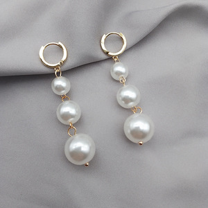三个珍珠耳环钝银小众设计感高级冷性风耳扣2022年新款潮女人味