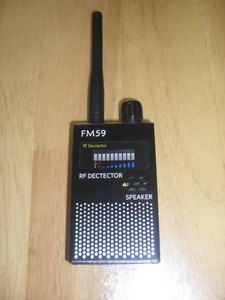 反T听 反偷拍 反定位器 无线电探测器 FM59 防手机窃听