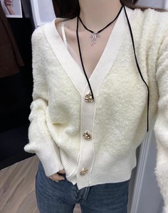 YAYA韩国代购023新款秋季女装V领单排扣纯色长袖显瘦羊毛针织开衫