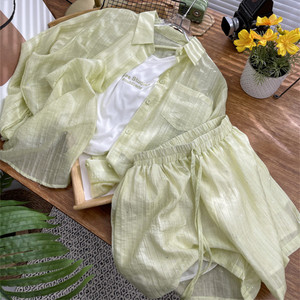 时尚亮片吊带防晒衣三件套24夏装女休闲果绿色短裤天丝衬衫套装