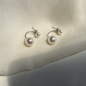 经典款 进口施家珍珠白正圆强光珍珠通体925银大小双珠耳钉耳挂女