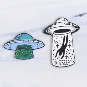 创意UFO胸针 学生 儿童 科幻 流浪地球 外星人卡通别针 配饰