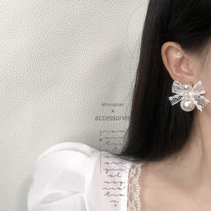 韩国超仙气质白色蕾丝珍珠耳环高级在逃公主温柔风复古耳钉女银针