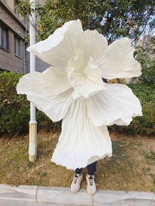 巨型美塑白色纸花大型婚礼背景花装饰手工褶皱纸花橱窗美陈花艺