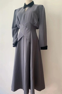 肃穆禁忌中世纪修女纯欲风同款高级灰色连衣裙长袖坠感性裙子秋冬