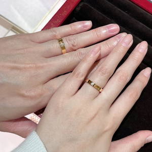 Cartier/卡地亚 经典款C系列 签名戒指单钻 18K金情侣对戒婚戒女