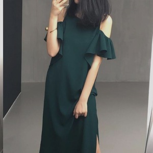 2024年夏装新款法式优雅女神范露肩墨绿色连衣裙宽松显瘦时尚洋气