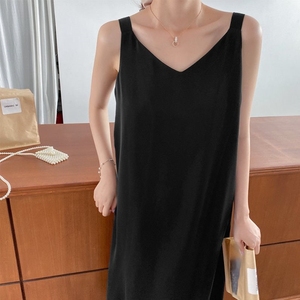 法式吊带连衣裙女夏季2024新款直筒气质显瘦内搭大码黑色打底长裙