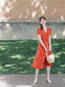 现货RealisationPar23夏季法式复古红色碎花中长款裹身短袖连衣裙
