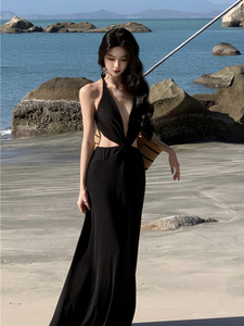 法式黑色深v挂脖吊带连衣裙女气质性感露背海边度假沙滩长裙礼服