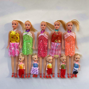 芭比娃娃一家人过家家仿真妈妈孩子家庭玩具洋娃娃过家家模特公主