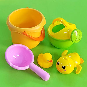 儿童洗澡戏水玩具软胶沙滩耐摔新款小水桶游水龟小黄鸭洒水壶勺子