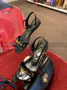 Gucci 打折村女士Moorea马蹄扣女士平底凉鞋 正品代购 直邮