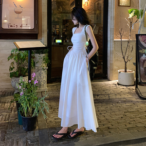 法式白色吊带连衣裙女夏气质高级感仙女超仙森系海边度假收腰长裙