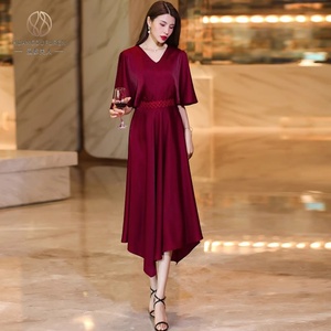 凰都夫人酒红色蕾丝连衣裙2024夏季新款高级感精致气质显瘦礼服裙