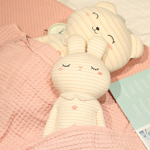 卡通可爱A类兔子小熊小猪儿童伴睡抱枕布娃娃安抚陪睡抱枕睡觉枕