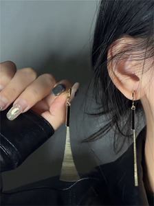 YFEIFEIE韩国长款气质个性耳环女s925银针显瘦防过敏耳夹耳坠耳饰
