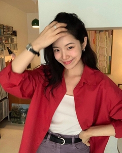 巨显白复古红色长袖衬衫女装2024春夏韩版高级感宽松防晒衬衣上衣