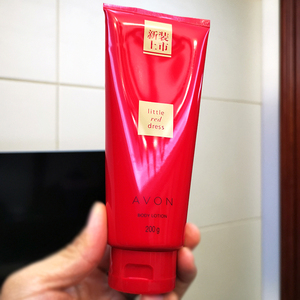 雅芳小红裙香体乳200克 玫瑰香水味身体乳润肤保湿 发2支新版的