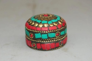 早期收藏 西藏白铜镶嵌红松绿松宝石粉盒摆件藏区回流精美饰品