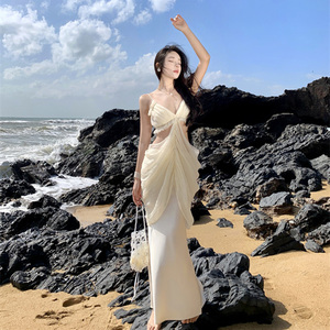 海边度假连衣裙性感吊带半身裙两件套装法式纯欲露背沙滩裙长裙夏