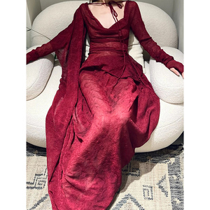 冷淡风不对称褶皱性感荡领红色连衣裙女2023新款秋季法式气质长裙