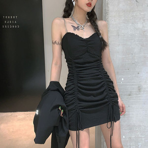 小众暗黑系吊带连衣裙2023新款紧身包臀短裙抽绳褶皱性感黑色裙子