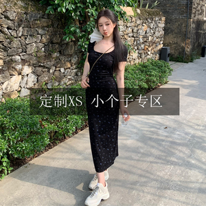 小个子150XS夏季性感辣妹U领短袖包臀显高黑色碎花针织连衣裙约会