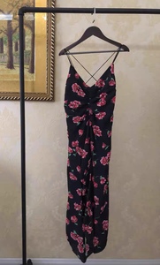 【摩系列】娜娜同款黑色红粉花细吊带不对称裙尾连衣裙