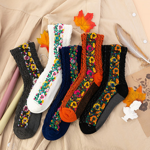 新疆棉秋冬天复古民族风袜子潮流个性女士碎花中筒条纹混装纯棉袜
