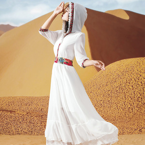 青海湖民族风旅游连衣裙白色沙漠新疆拍照度假沙滩裙女长裙子夏季