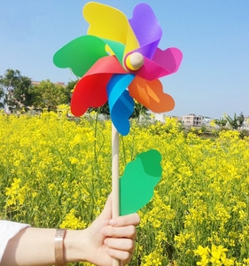 风车装饰七彩户外木杆旋转彩色幼儿园塑料 儿童手拿大号风车玩具
