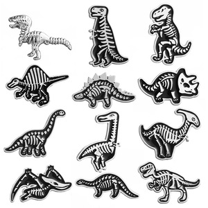 创意复古小恐龙胸针侏罗纪系列骨骼恐龙合金徽章个性衣服配饰首饰